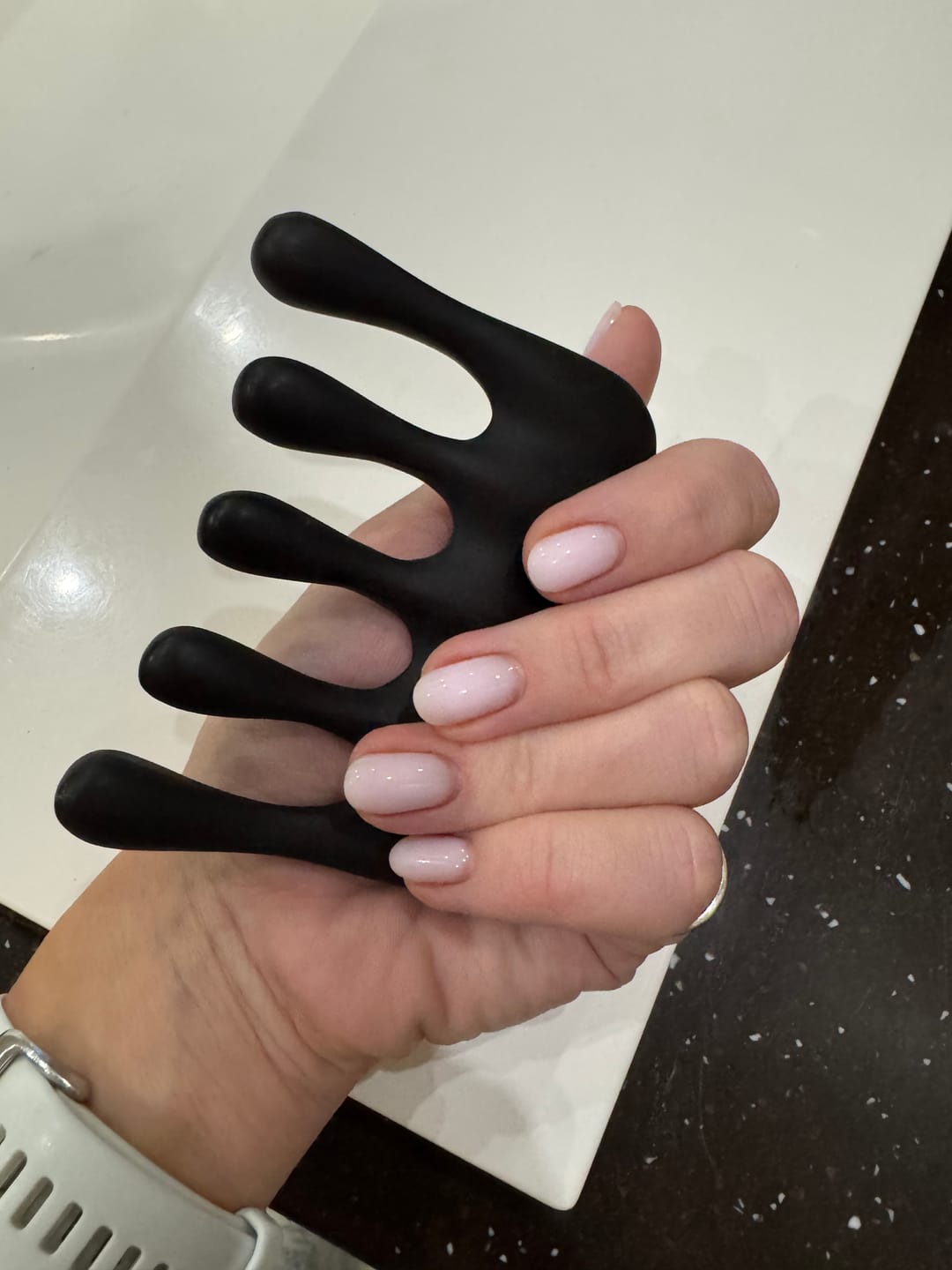 Customer photo review of Гребінь для масажу голови Medusa Dark