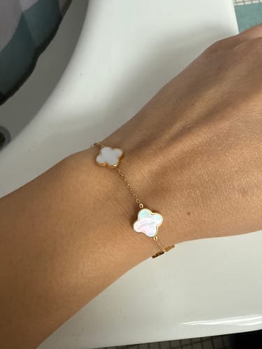 Customer photo review of Clover Perlmutt Armband | 18K vergoldet