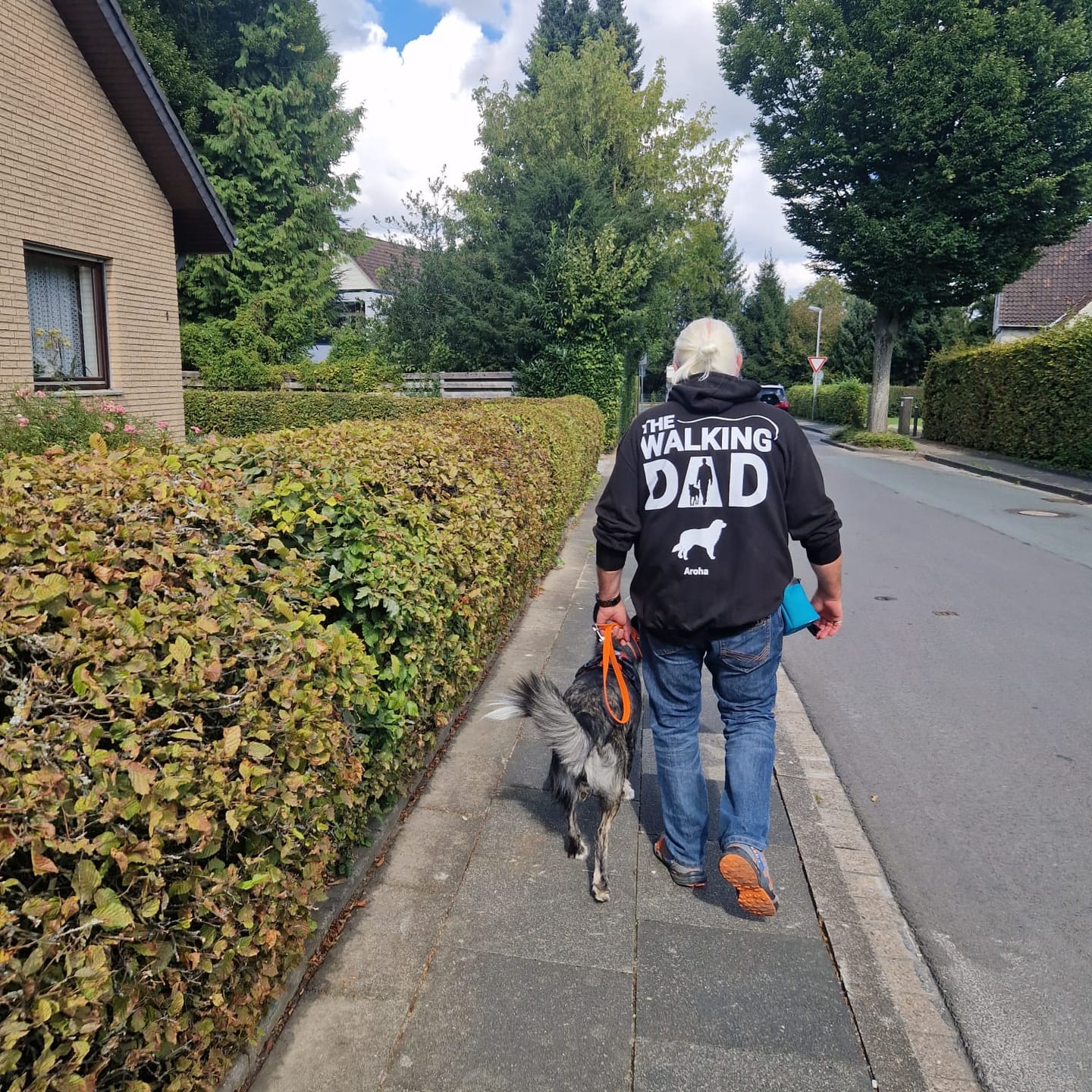 Customer photo review of The Walking Dad - Individueller Hoodie