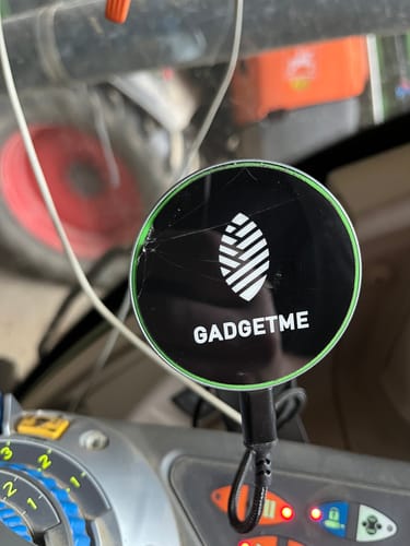 Customer photo review of NEU! Gadgetme MagSafe Handyhalterung mit Ladefunktion 15W