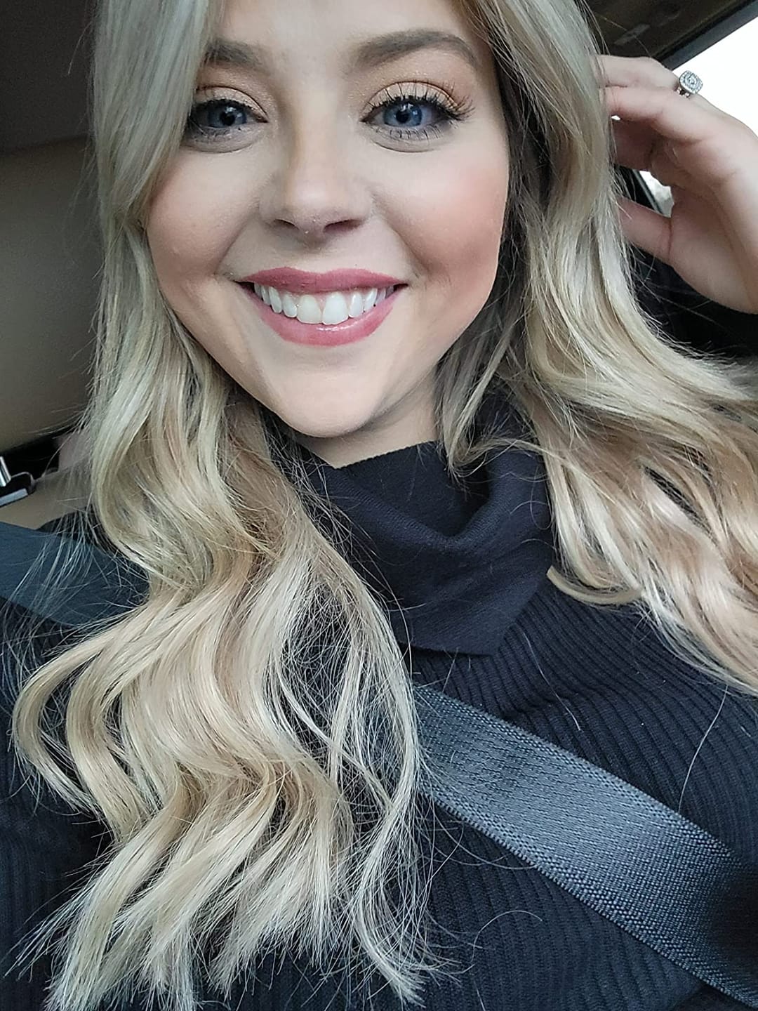 Customer photo review of Moresoo Clip In Mono Topper Hairpieces Real Human Hair 5"*5" Base (#P18/613)