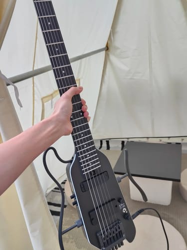 Customer photo review of Donner HUSH™ X PRO Electric Guitar