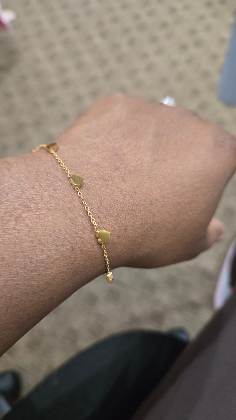 Customer photo review of Hearts Anklet