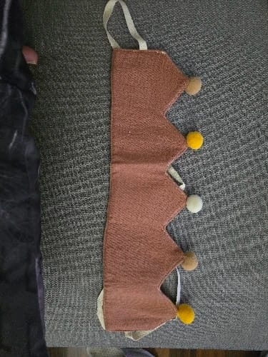 Customer photo review of Corona de cumpleaños Montessori con números intercambiables (1 a 5 años) | Algodón natural y diseño ajustable