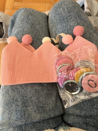 Customer photo review of Corona de cumpleaños Montessori con números intercambiables (1 a 5 años) | Algodón natural y diseño ajustable