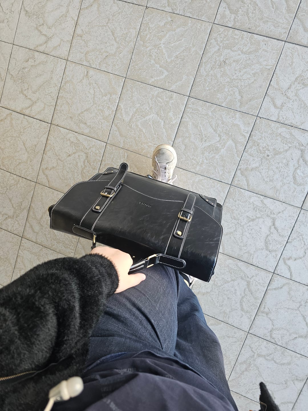Customer photo review of Wilder Vintage Rivet 15.6-Inch Briefcase
