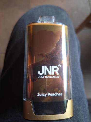 Customer photo review of JNR - Falcon Pro - 28000 Bouffées - 2% de nicotine - Puff Jetable / Vape Disposable