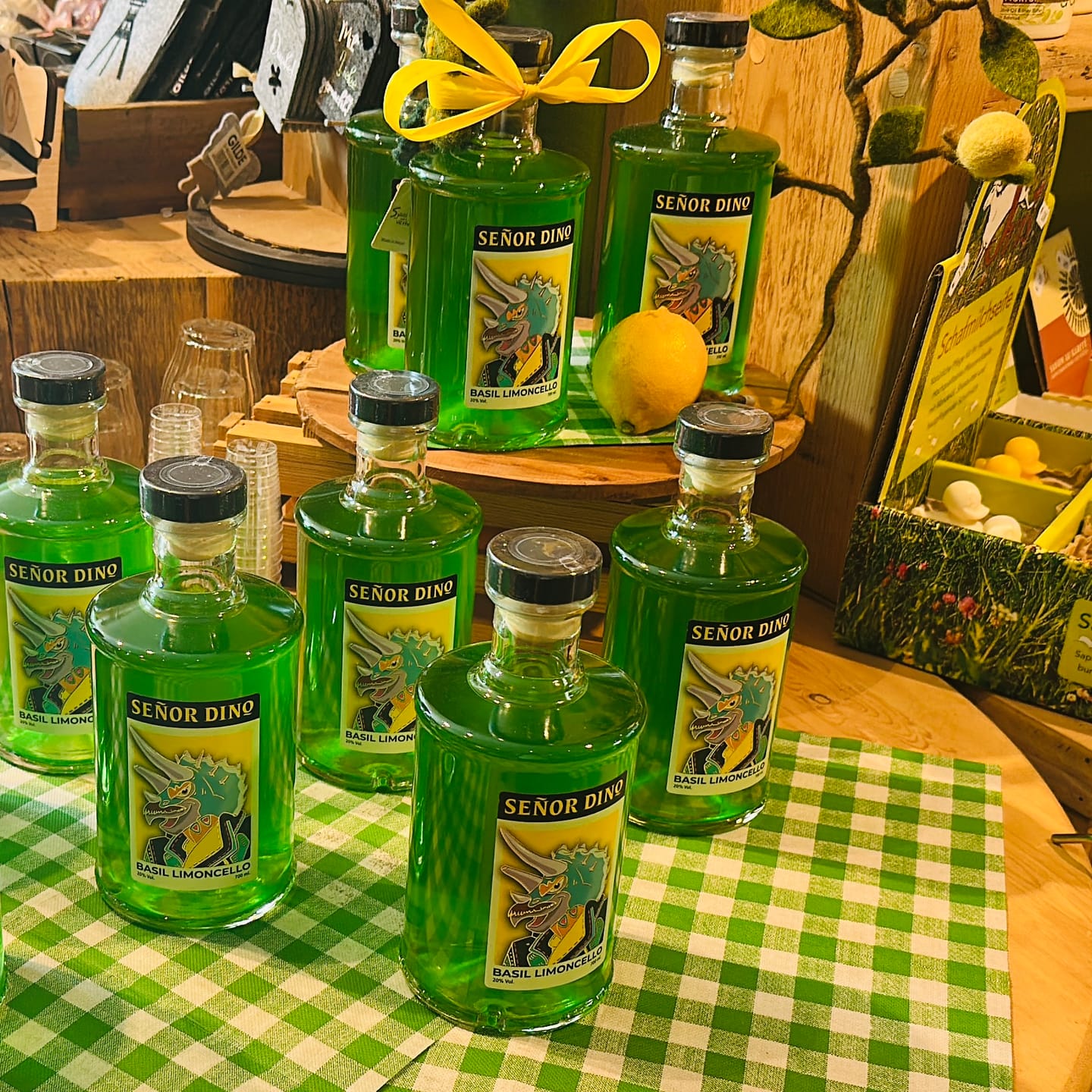 Customer photo review of Señor Dino – Basilikum Limoncello (700 ml)
