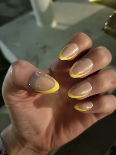 Customer photo review of Lemon Sugar - Press On Nails