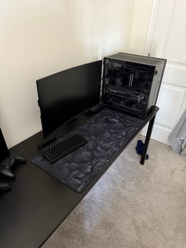 Customer photo review of Cloud Black | Mousepad