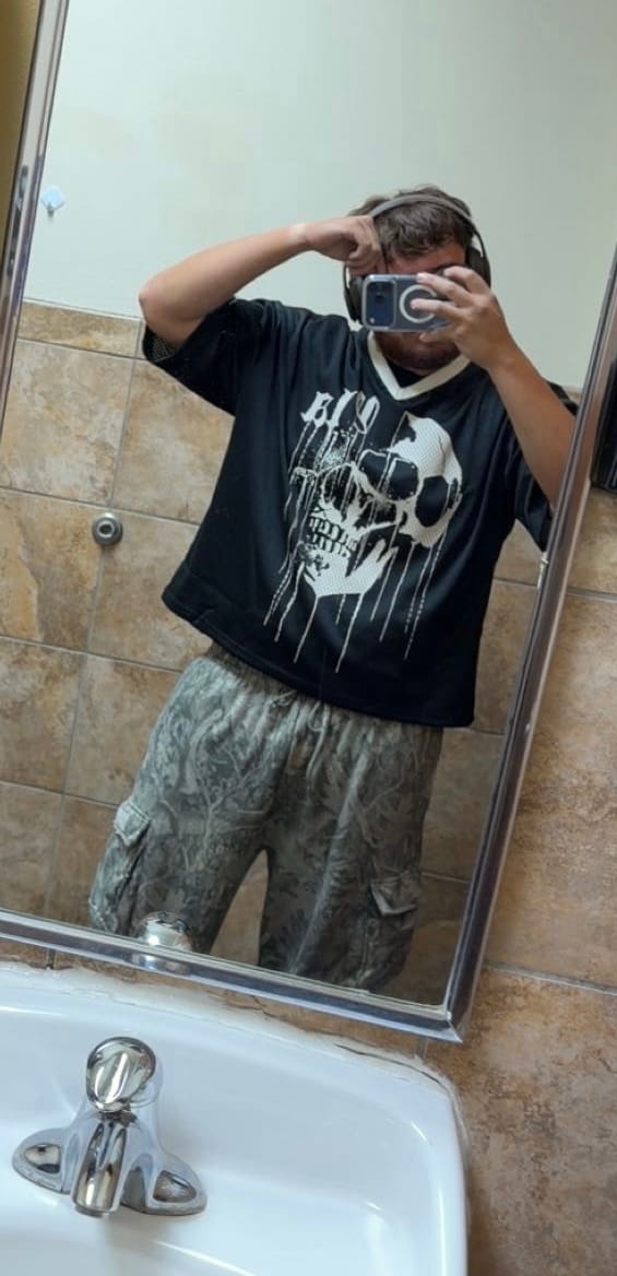 Customer photo review of 4015 - Drippy Skull Jersey