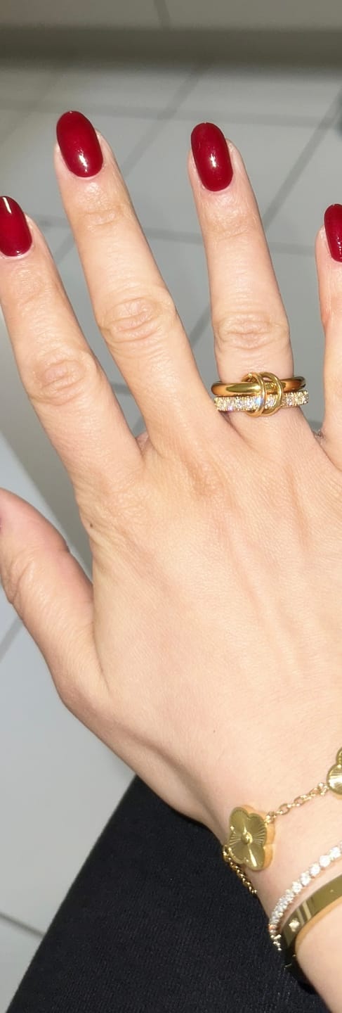 Customer photo review of Pave Infinity Flow Ring 18K Vergoldet