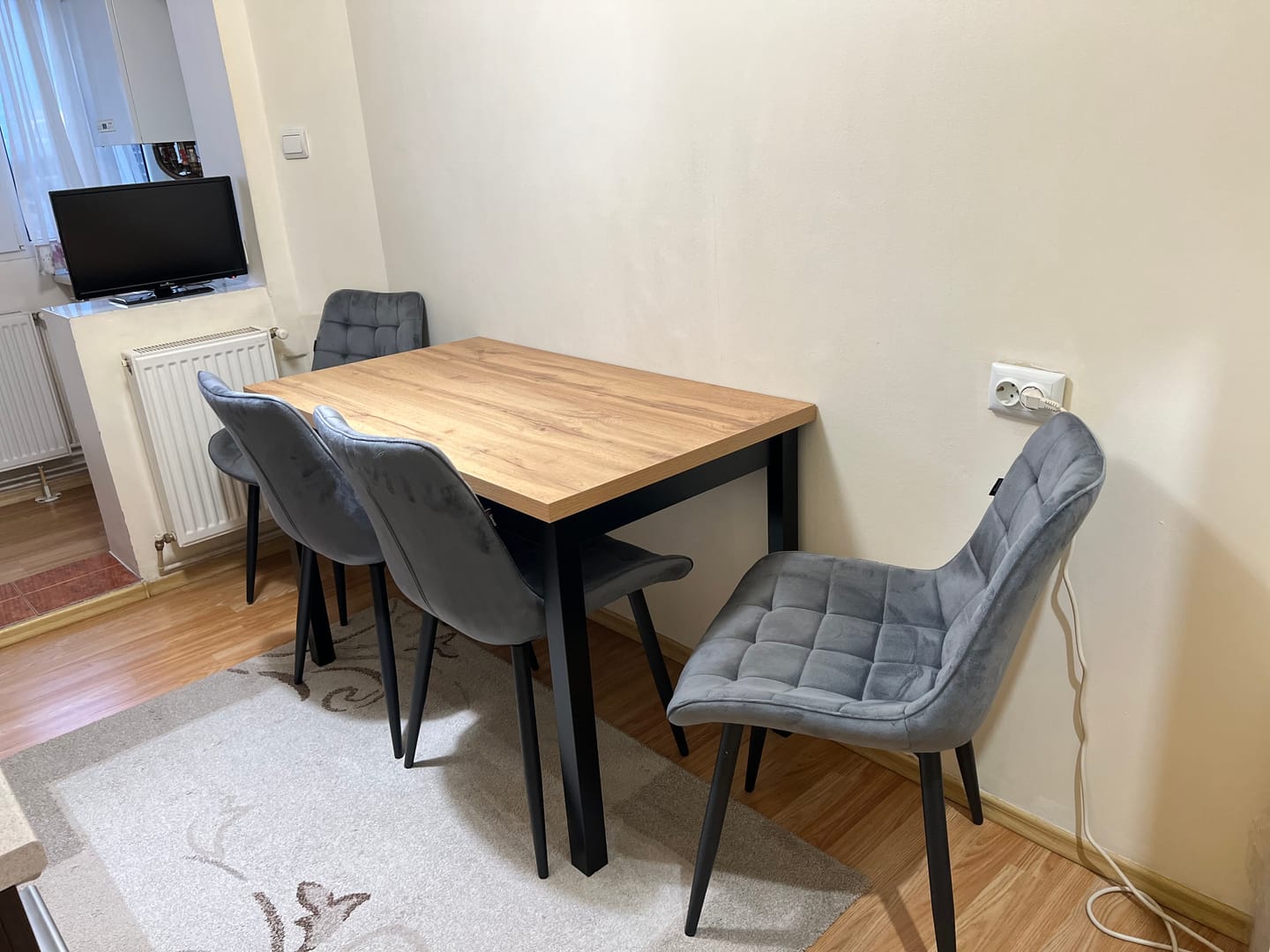 Customer photo review of Masa COBALT, stejar/negru, PAL furniruit, 120x68x77 cm