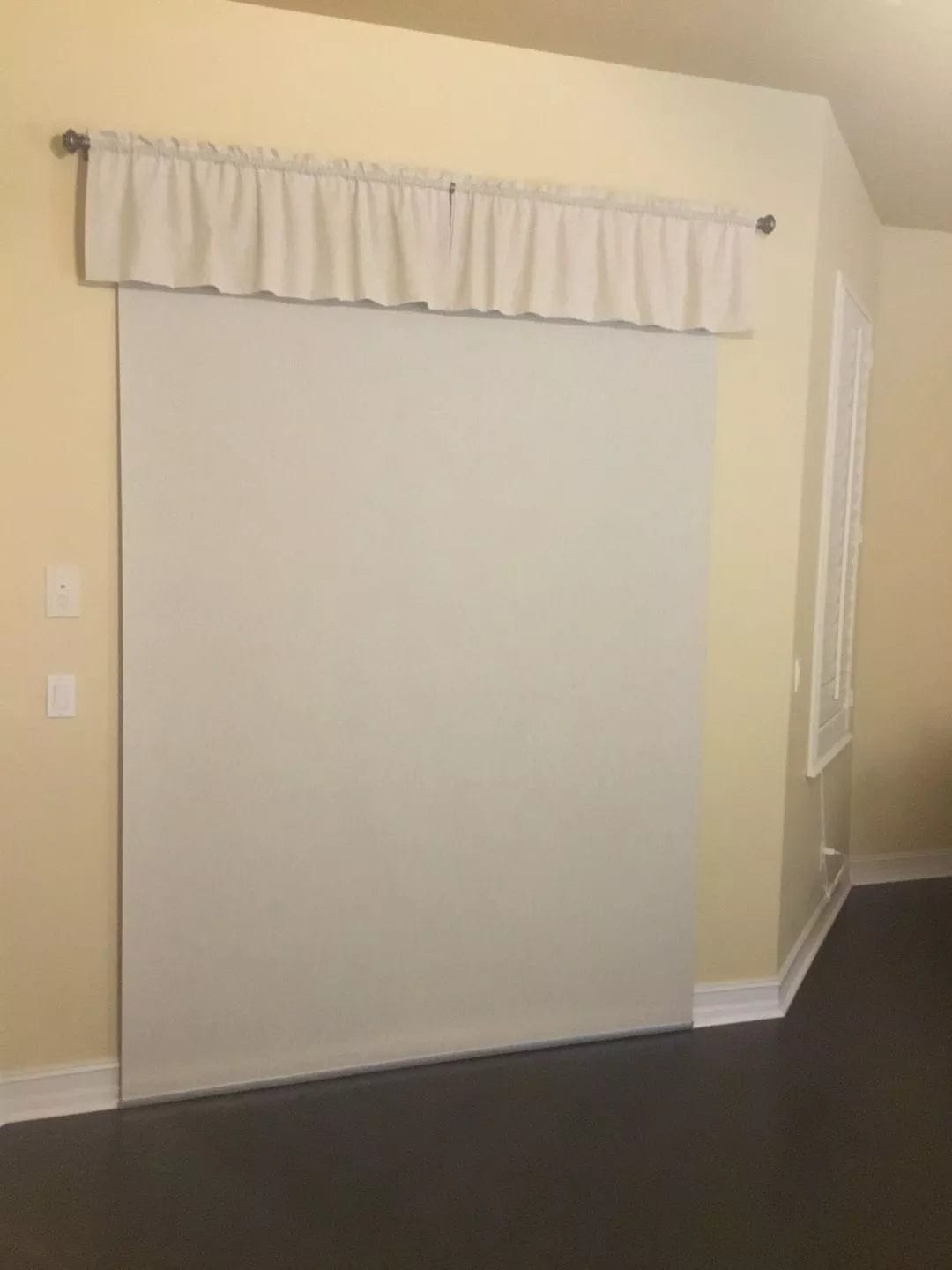 Customer photo review of Bringnox Motorized Roller Shades 100% Blackout Linen