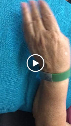 Customer video review of AXO ID - Brazalete de Emergencia