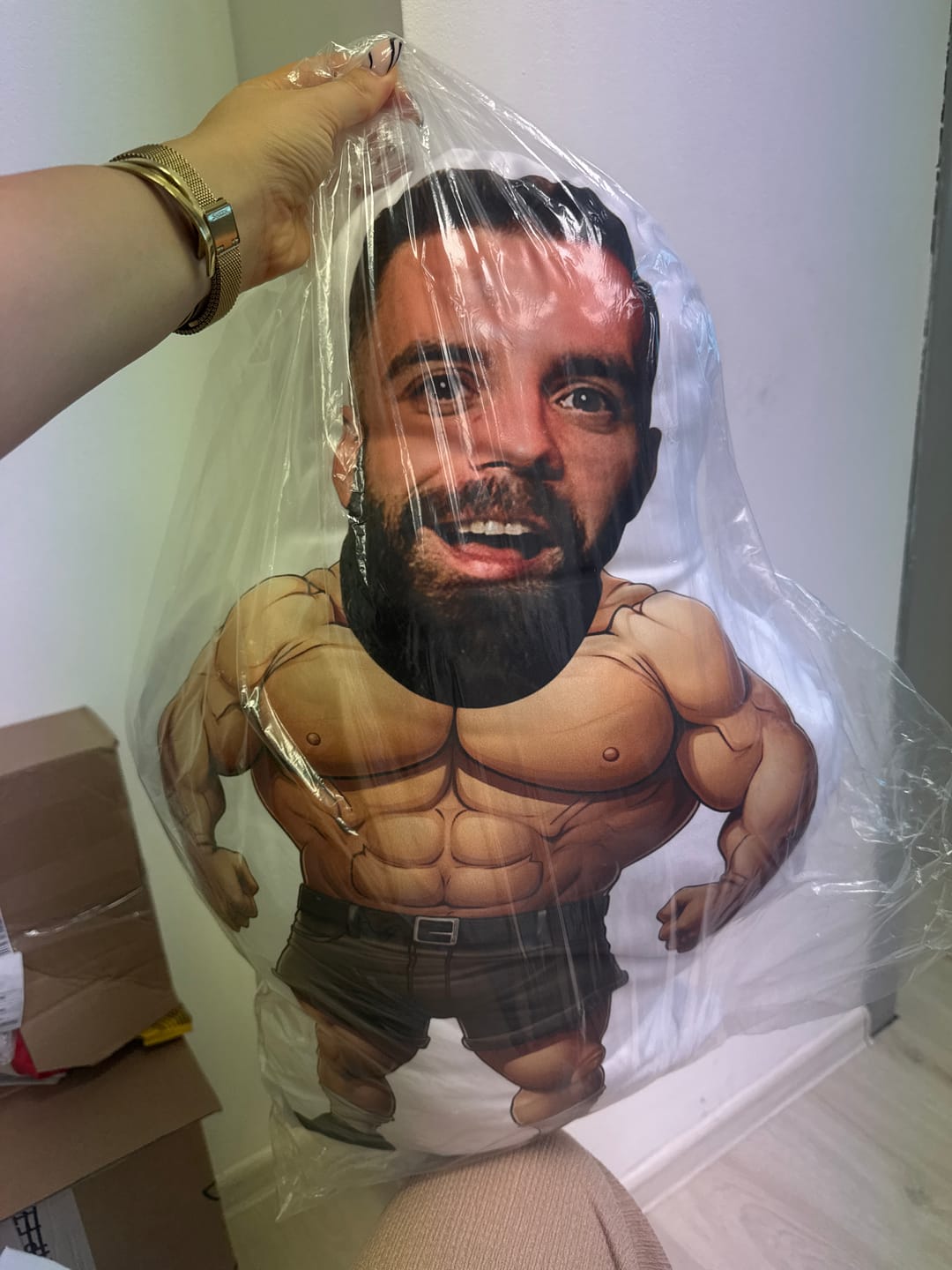 Customer photo review of Персонализирана Възглавничка с Лице "Нацепена Батка"