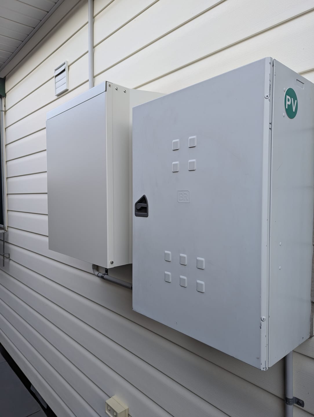 Customer photo review of Solar Inverter Cover