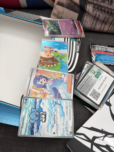 Customer photo review of Pokemon Black Bolt Binder Collection