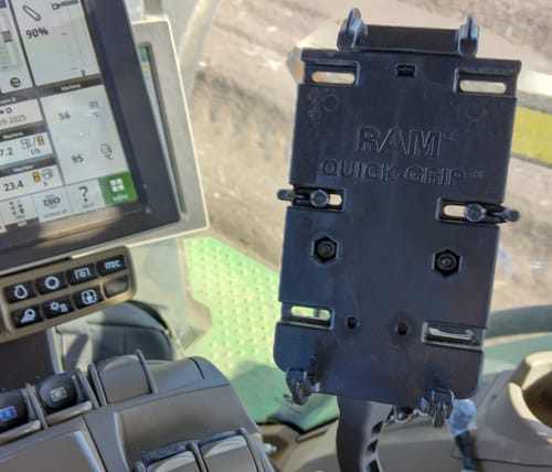 Customer photo review of RAM® Quick-Grip™ XL Phone Holder with Ball (RAM-HOL-PD4-238AU)