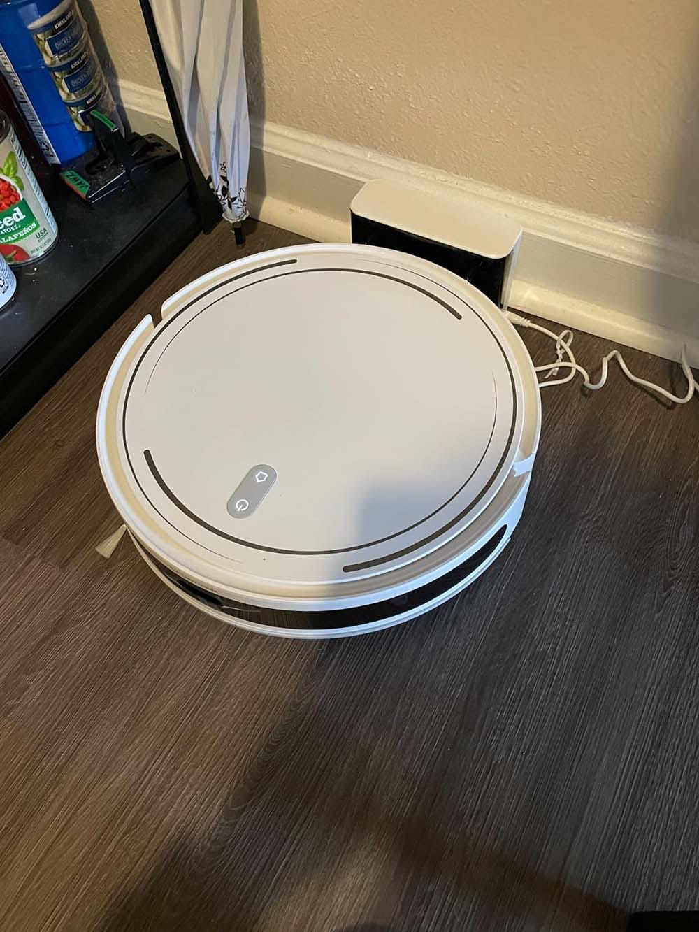 Customer photo review of Saugroboter D10 Pro – Vollautomatische Reinigung mit Wischfunktion, intelligenter Navigation und App-Steuerung für mühelose Sauberkeit