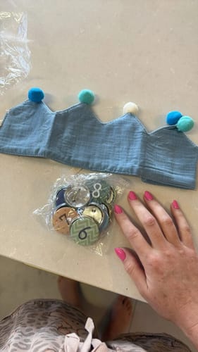 Customer photo review of Corona de cumpleaños Montessori con números intercambiables (1 a 5 años) | Algodón natural y diseño ajustable