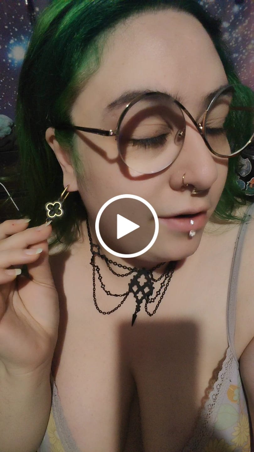 Customer video review of Aurum Noir Gothic Quatrefoil Cathedral Earrings