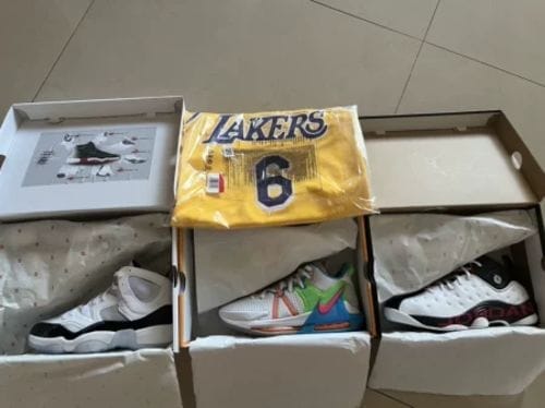 Customer photo review of NBA Lebron James Los Angeles Lakers 6 Jersey