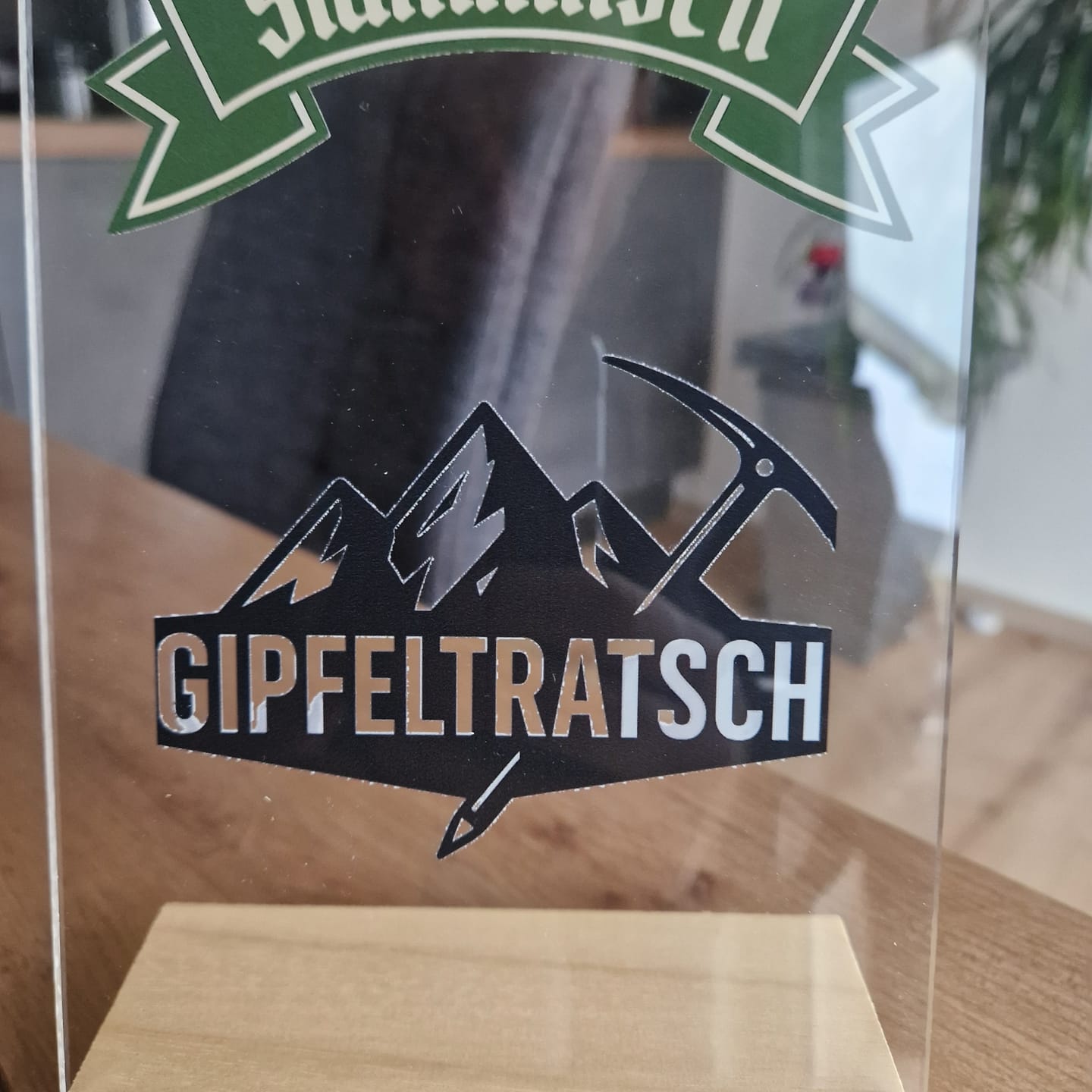 Customer photo review of Acrylglas - Tischaufsteller Stammtisch Vol. 1 - personalisierbar