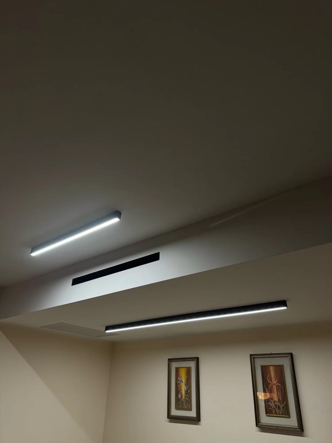 Customer photo review of WOMO Lineare LED Deckenleuchte Flur Lang Schmal Metall-WM1003