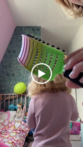 Customer video review of LA BROSSE DÉMÊLANTE ANTI CASSE