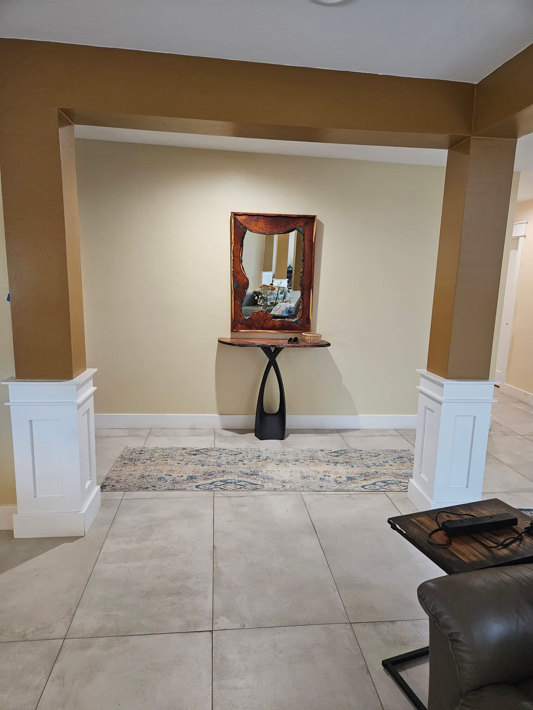 Customer photo review of Counter Table Base 614 Tulipe 34" H Mid-Century Modern Style