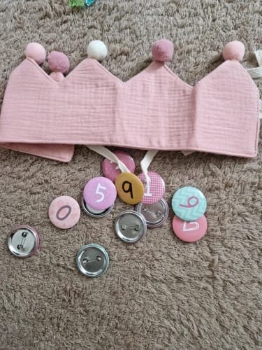 Customer photo review of Corona de cumpleaños Montessori con números intercambiables (1 a 5 años) | Algodón natural y diseño ajustable