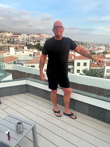 Customer photo review of Ultra-Stretch 7" Chino Shorts - Black