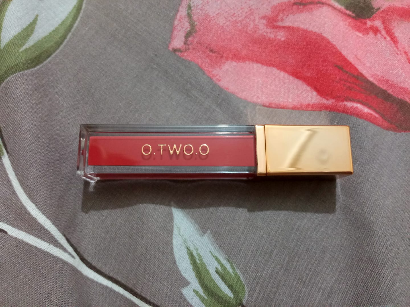 Customer photo review of O.TWO.O HIGH ENERGY HEAVY MIST MATTE LIP GLAZE