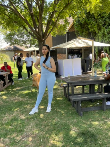 Customer photo review of Plain Crossover High-Rise Leggings