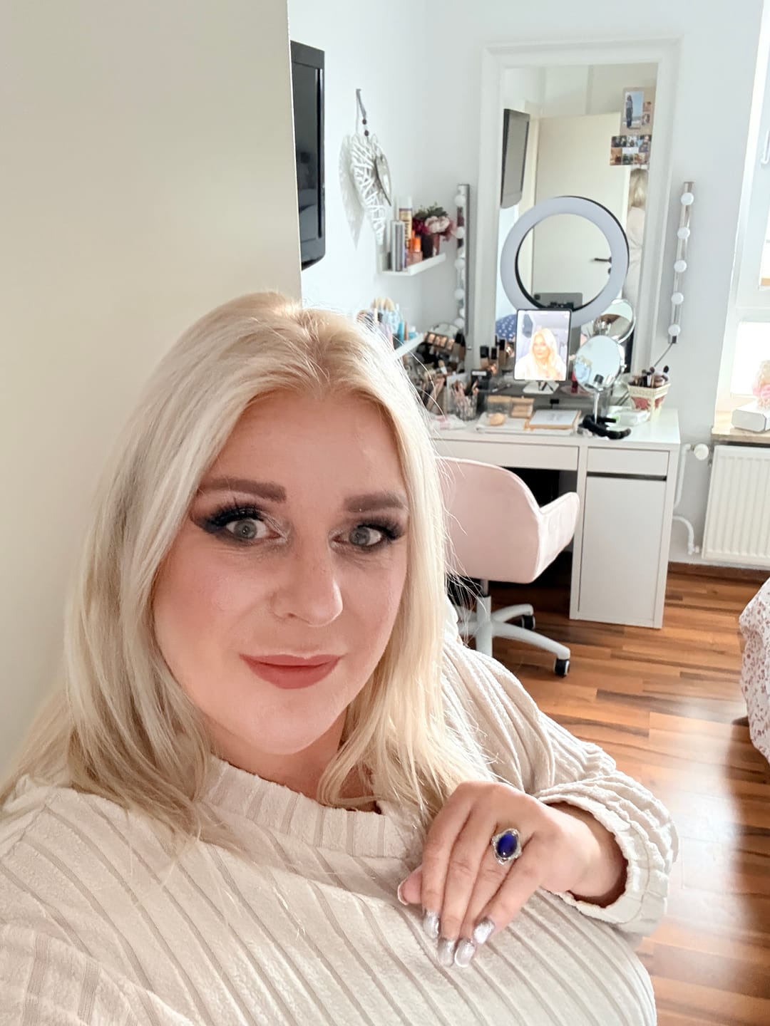 Customer photo review of Online Make-Up Masterclass