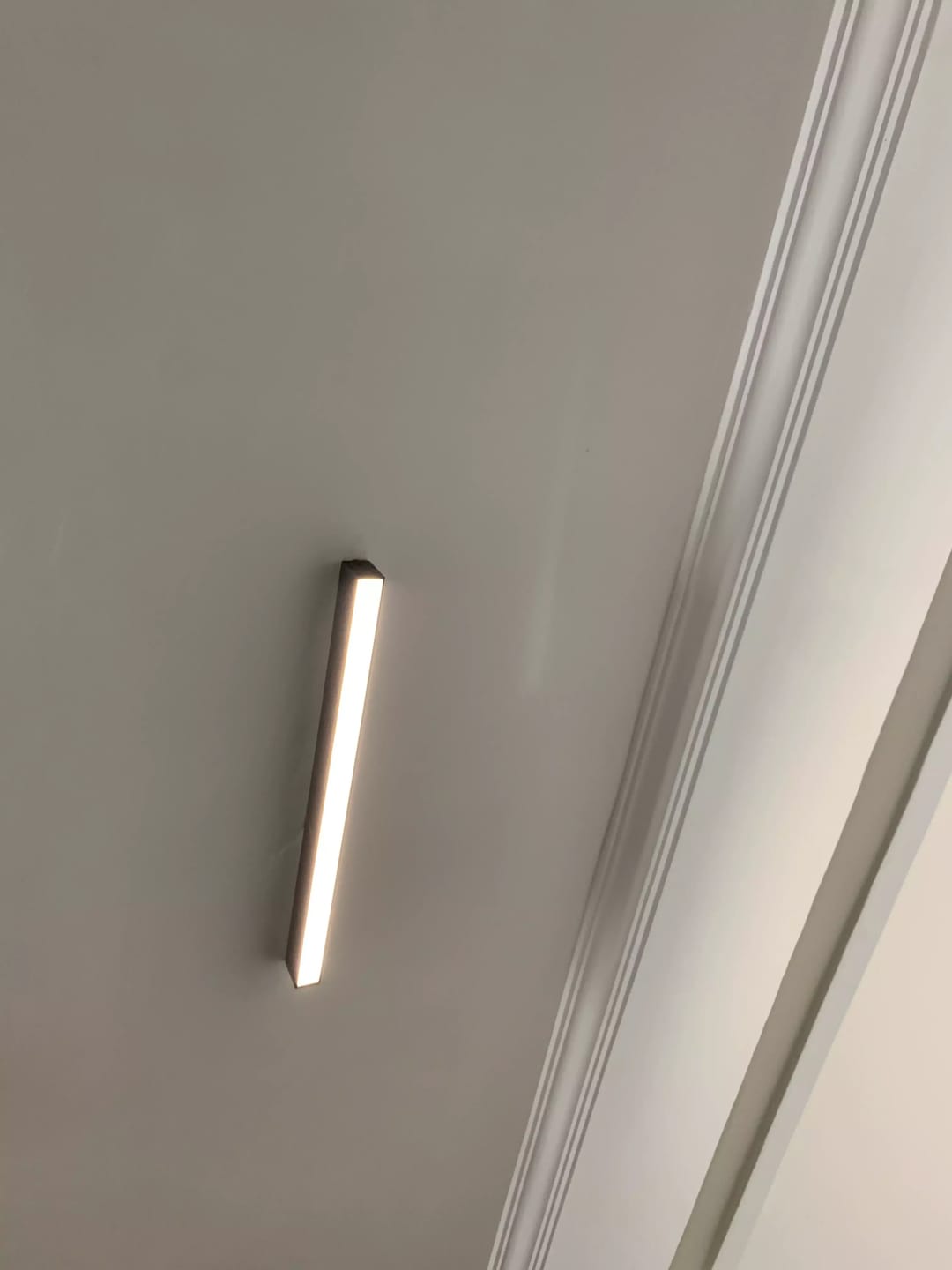 Customer photo review of WOMO Lineare LED Deckenleuchte Flur Lang Schmal Metall-WM1003