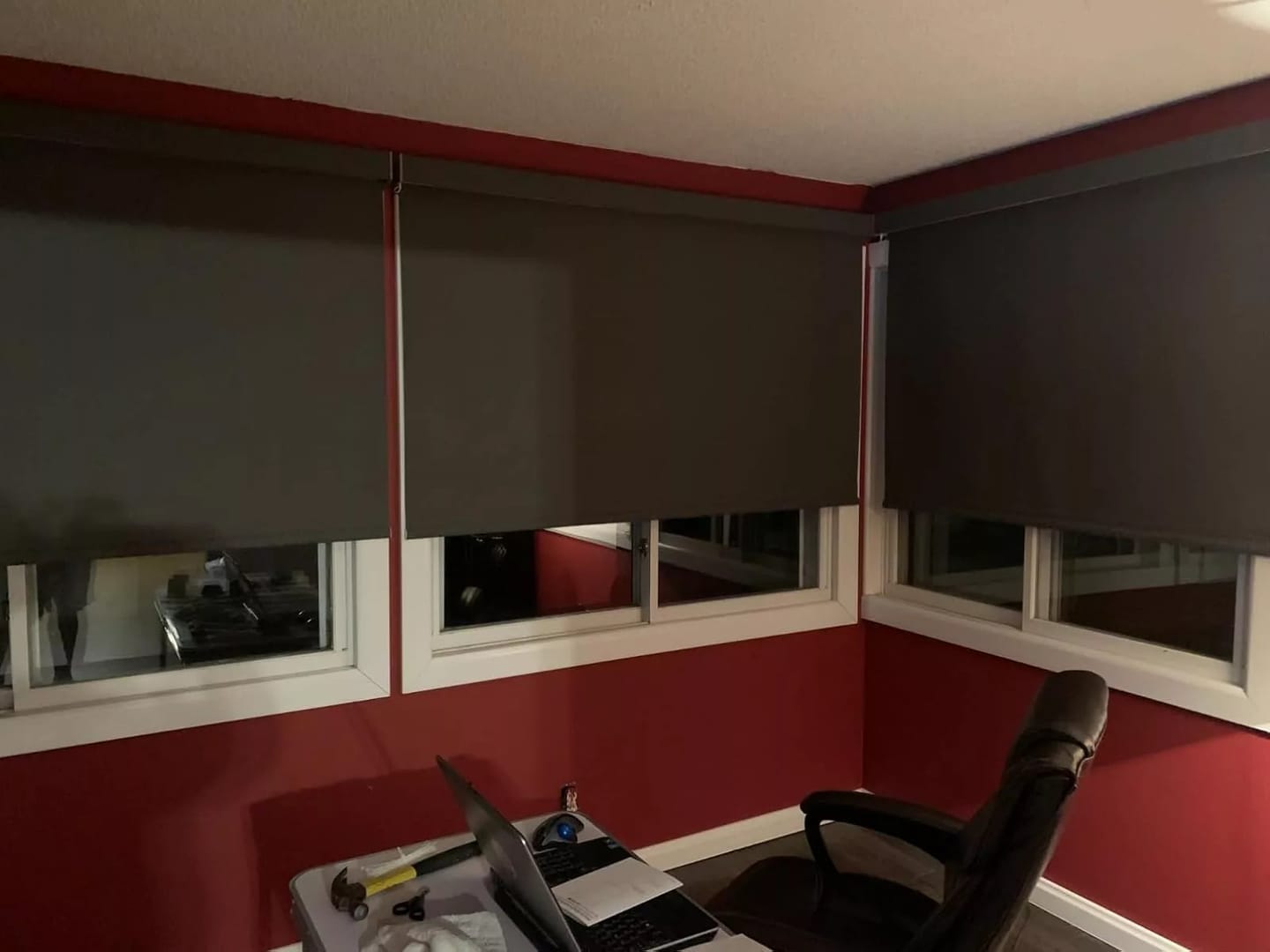 Customer photo review of Bringnox Motorized Roller Shades 100% Blackout Bermuda