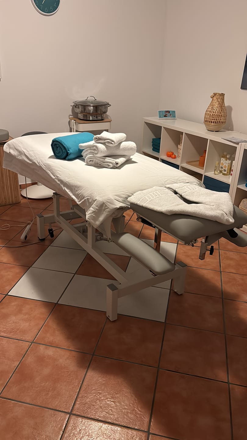 Customer photo review of Massageliege Elektrisch Fortis 4 Ergo | 4-Segmente | Handfernbedienung | 3 Jahre Garantie