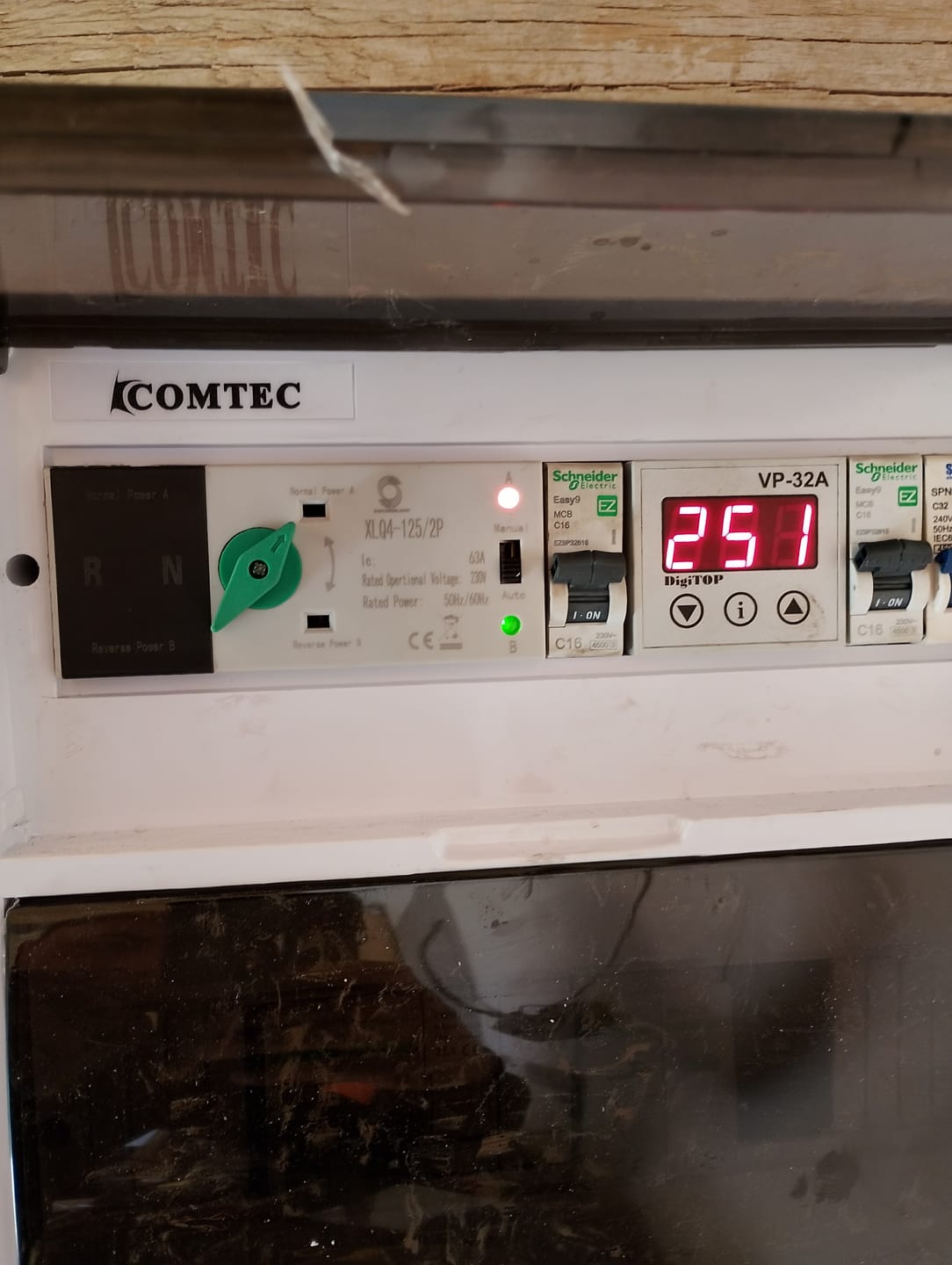 Customer photo review of Comutator de transfer automat monofazat pentru panouri fotovoltaice 230V 63A ATS