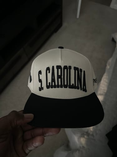 Customer photo review of SOUTH CAROLINA SNAPBACK - OFF WHITE EDITION