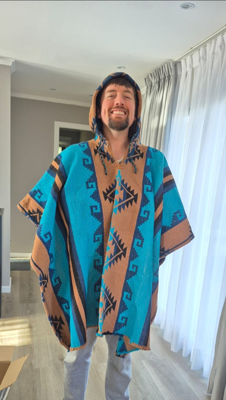 Customer photo review of PONCHO PREMIUM LANIN CON CAPUCHA