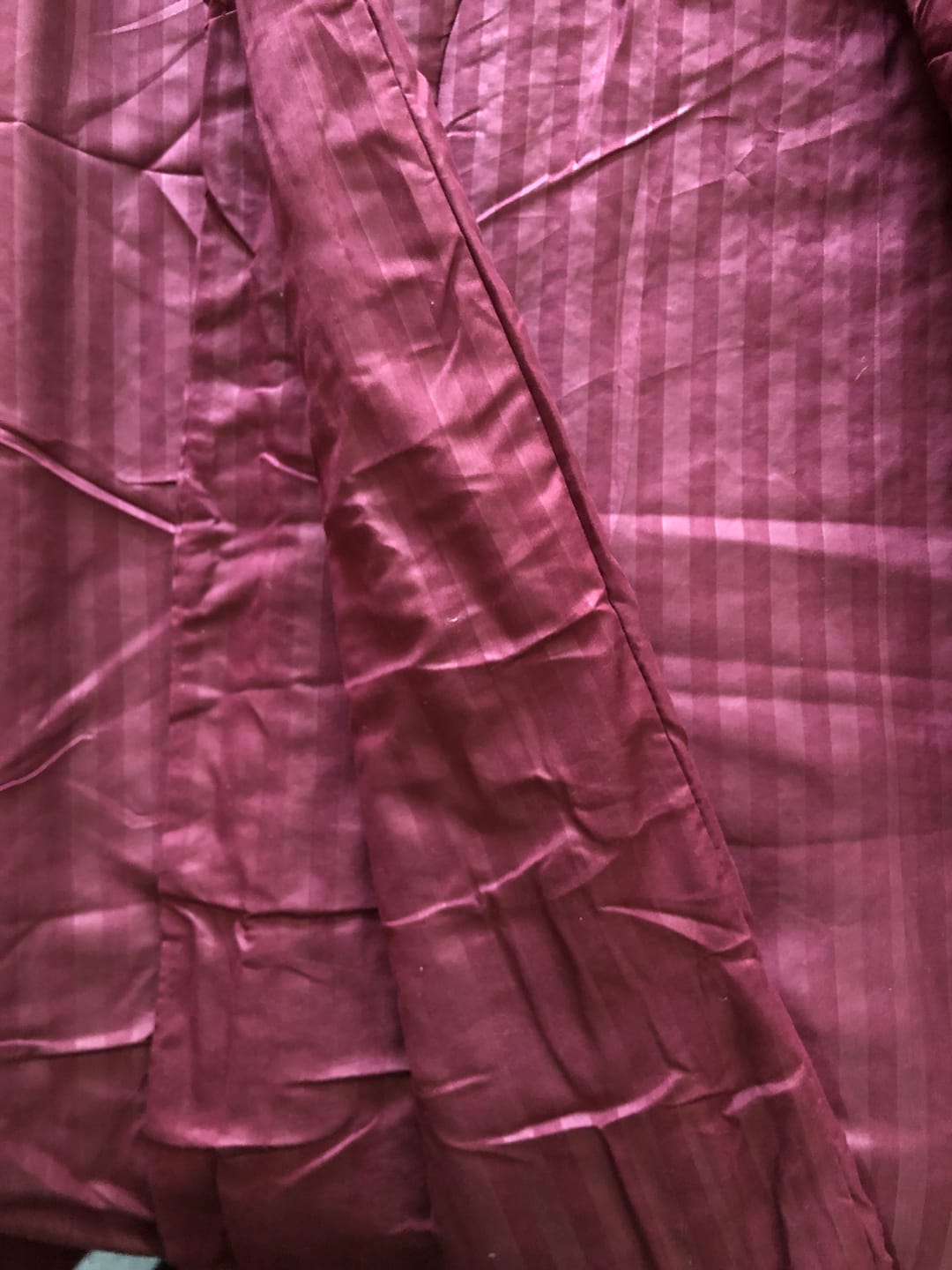 Customer photo review of MAROON stripe Comforter Set- 8 Pcs