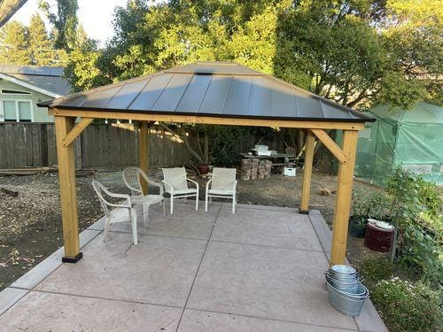 Customer photo review of Zedernholz Gazebo BRURI - 336cm x 394cm