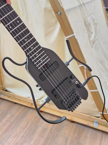 Customer photo review of Donner HUSH™ X PRO Electric Guitar