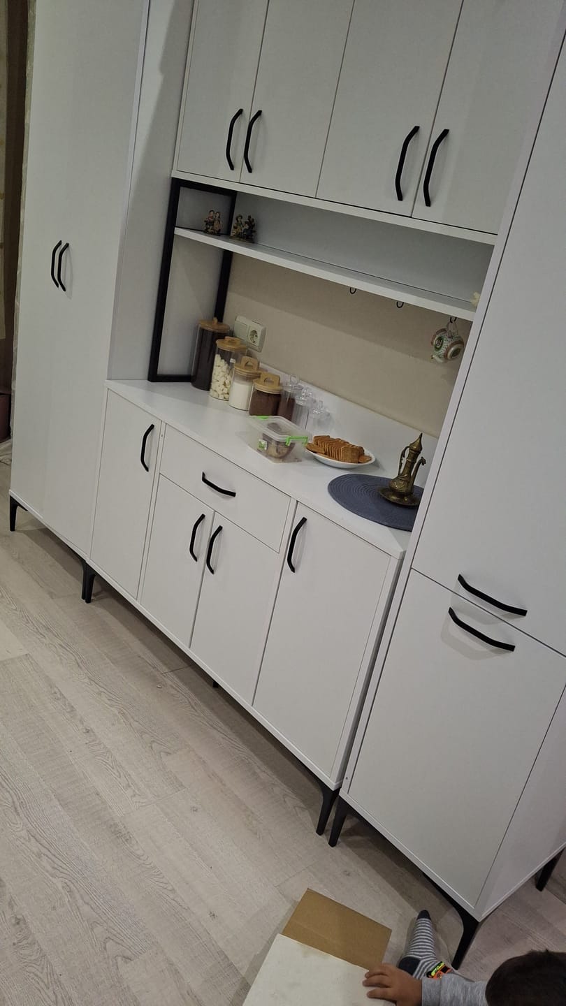 Customer photo review of Rani JE132 Çok Amaçlı Dolap 12 Kapaklı 1 Çekmeceli Kiler Mutfak Dolabı Beyaz