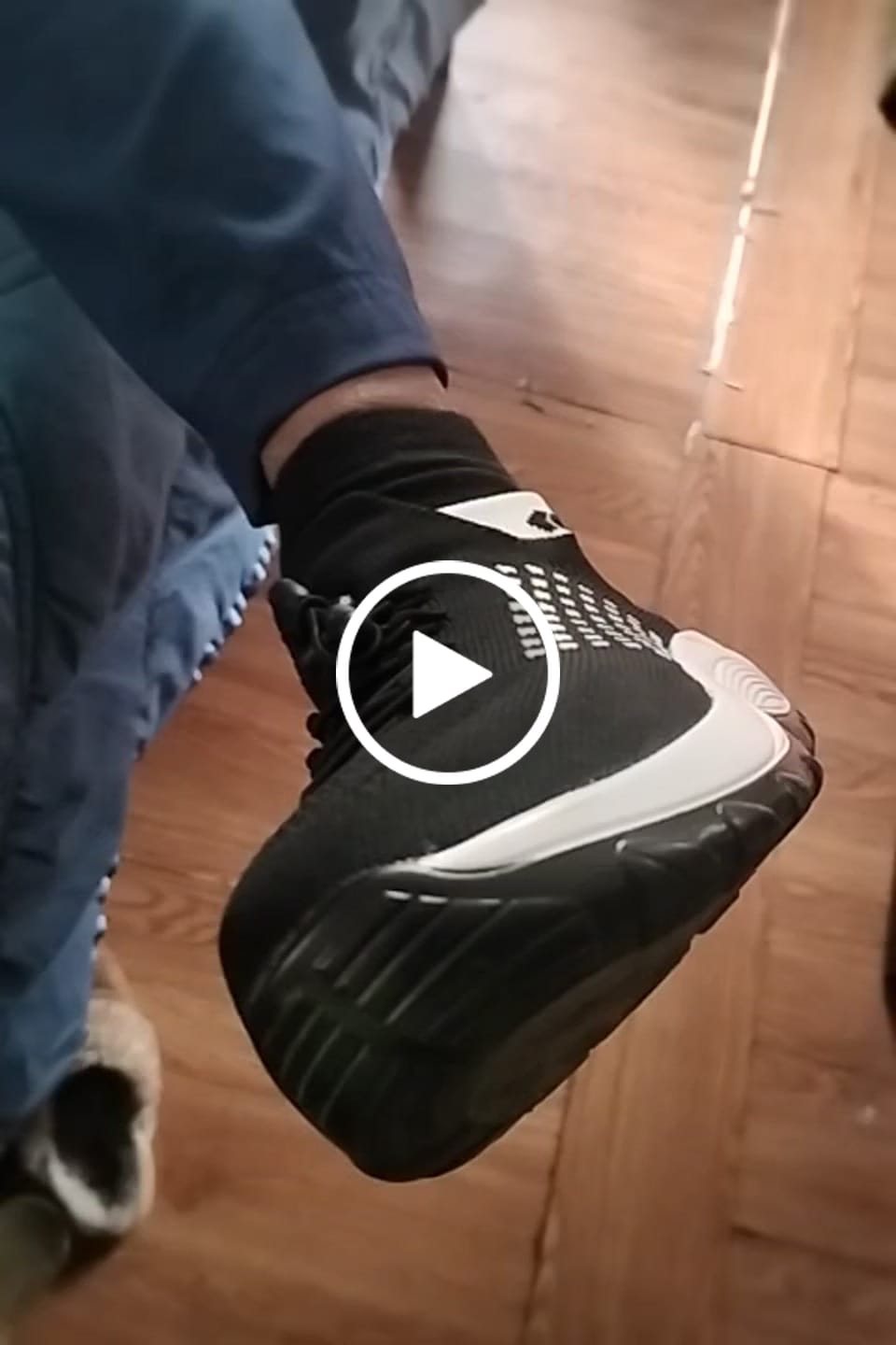 Customer video review of Ortho Stretch Cushion Shoes Women - Black White