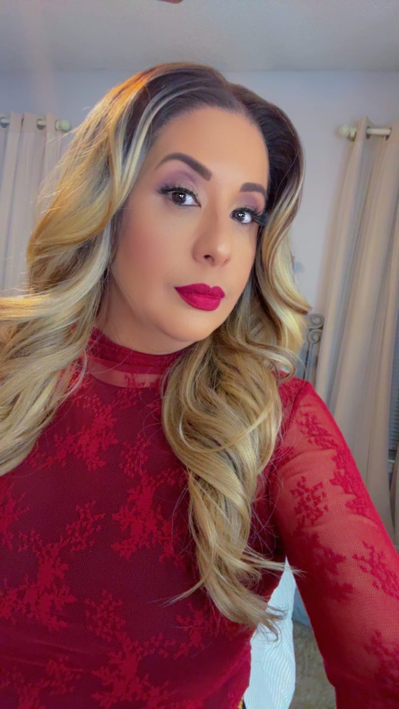 Customer photo review of Zury Sis Glueless 360 All Around Lace 13x6 Pre-Tweezed Lace Front Wig - RAE - Human Hair Blend