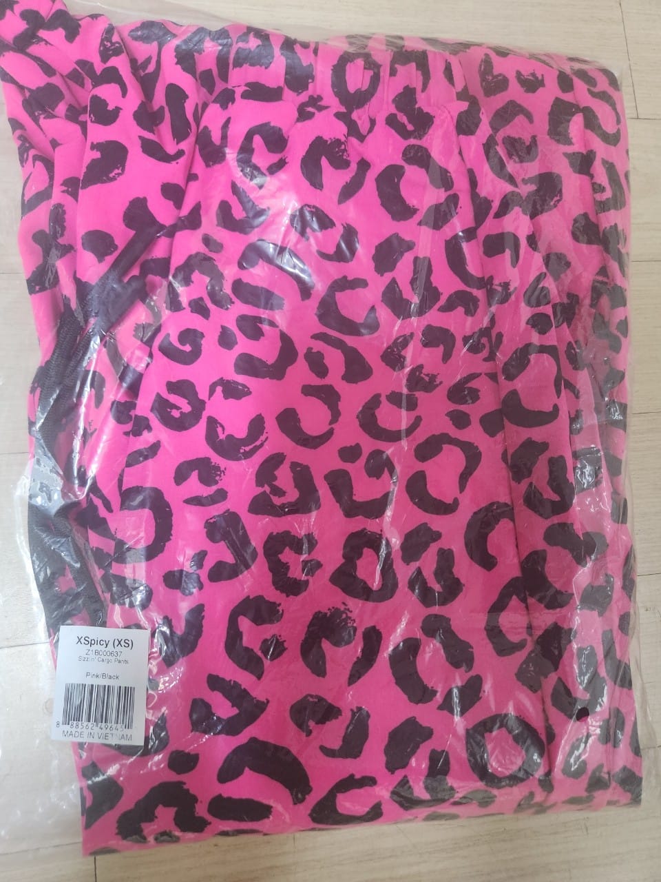 Customer photo review of Sizzlin' Cargo Pants
