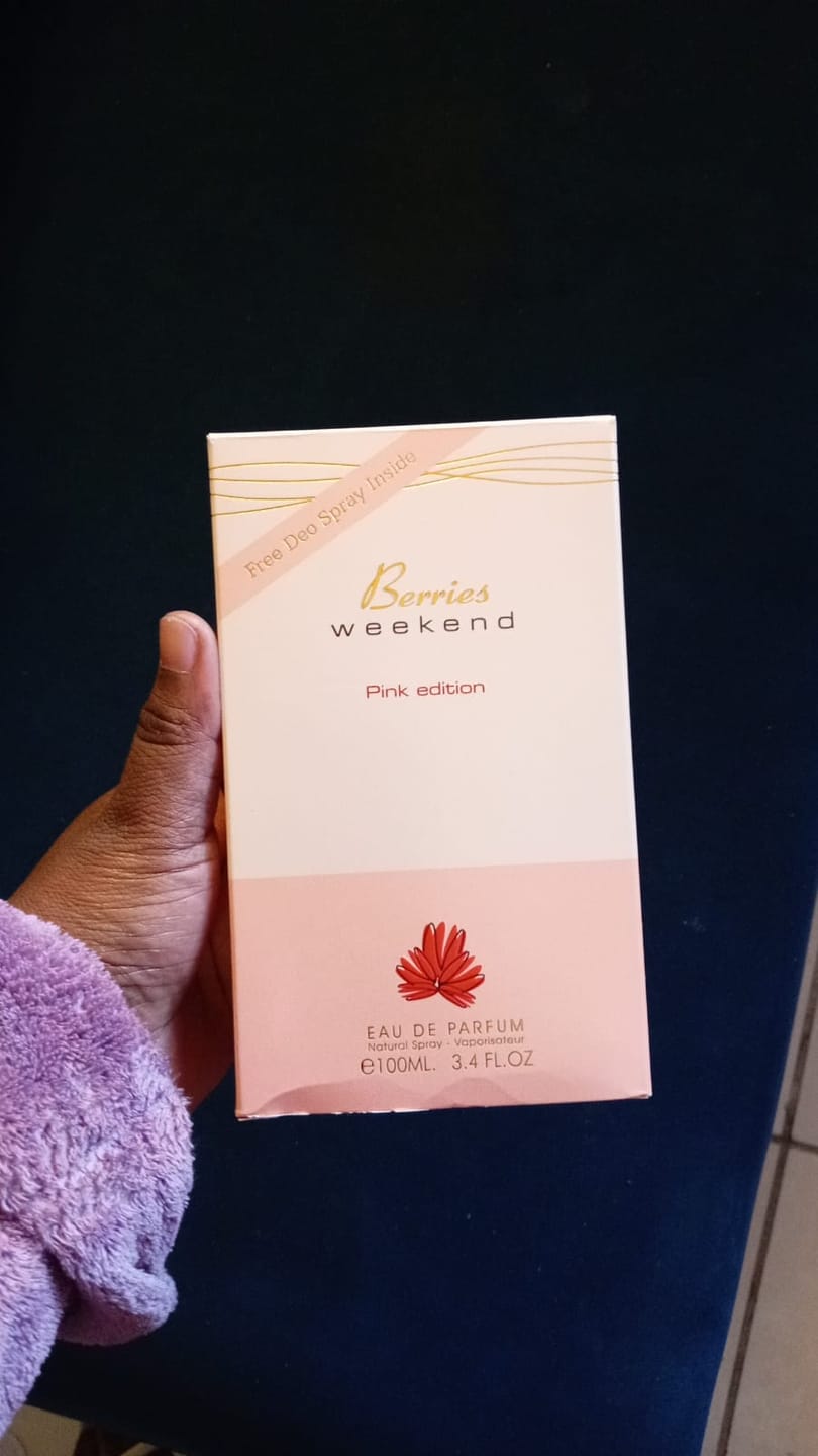Customer photo review of Berries Weekend pink edition 100ml